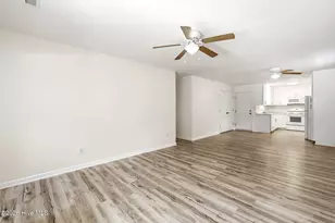 111 NE 20th St, Oak Island, NC 28465 - Photo 8