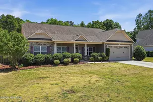 207 Brightleaf Dr, Whispering Pines, NC 28327 - Photo 2