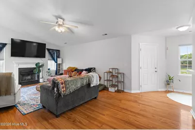 309 Parkton Drive, Richlands, NC 28574 - Photo 6