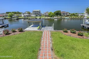1041 1st St, Surf City, NC 28445 - Photo 28