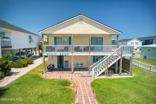 1041 1st St, Surf City, NC 28445 - Photo 2