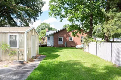 211 E Elm Street, Bladenboro, NC 28320 - Photo 30
