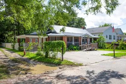 211 E Elm Street, Bladenboro, NC 28320 - Photo 34
