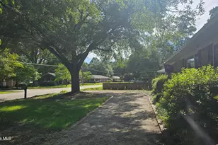 1446 SE Audubon Dr SE, Aiken, SC 29801 - Photo 2