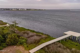 747 Cannonsgate Dr, Newport, NC 28570 - Photo 8