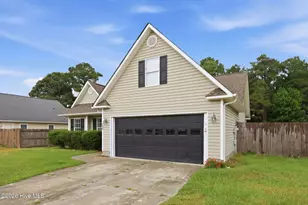 512 Blackberry Ct, Hubert, NC 28539 - Photo 4