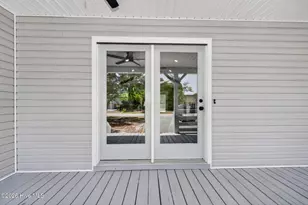 137 NE 31st St, Oak Island, NC 28465 - Photo 8