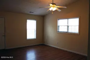717 Varsity Dr, Wilmington, NC 28403 - Photo 4
