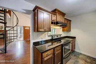 105 Tanglewood Dr, Greenville, NC 27858 - Photo 4
