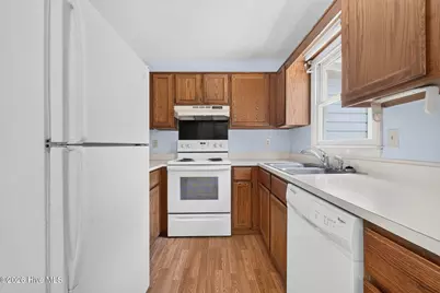 225 E 11th Street, Southport, NC 28461 - Photo 14