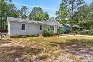 225 E 11th St, Southport, NC 28461 - Photo 2