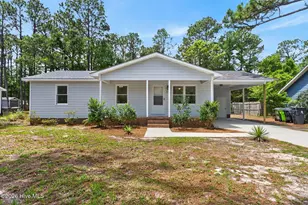 225 E 11th St, Southport, NC 28461 - Photo 1