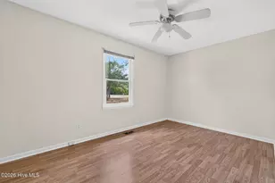 225 E 11th St, Southport, NC 28461 - Photo 24