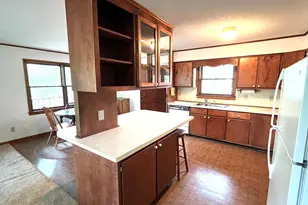 136 NE 21st St, Oak Island, NC 28465 - Photo 6