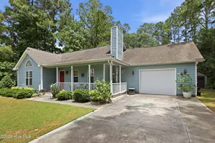 131 Silver Creek Dr, Swansboro, NC 28584 - Photo 2
