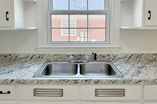 1105 W Washington Ave, Kinston, NC 28501 - Photo 18