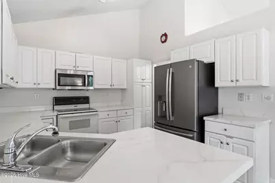 156 Kensington Way, Aberdeen, NC 28315 - Photo 14