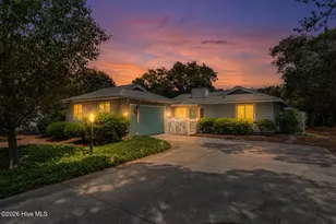 609 Camellia Ln, Sunset Beach, NC 28468 - Photo 4