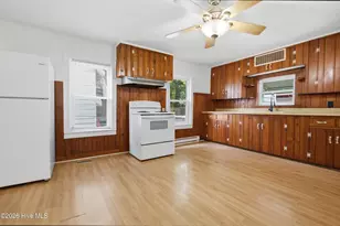806 2nd St, Elizabeth City, NC 27909 - Photo 10