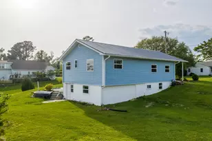 108 Hawkins Creek Ln, Swansboro, NC 28584 - Photo 4