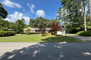 201 Dogwood Ln, Trent Woods, NC 28562 - Photo 4