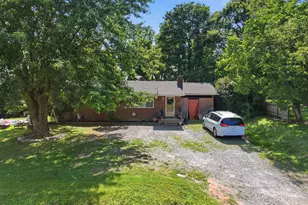 613 Robbinsville Rd, Andrews, NC 28901 - Photo 2