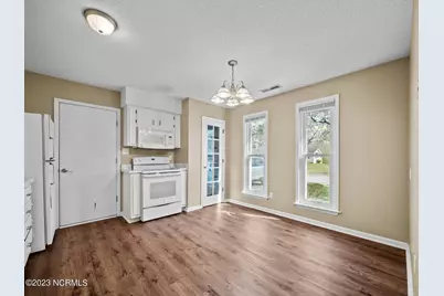 1003 Springdale Drive, Jacksonville, NC 28540 - Photo 8