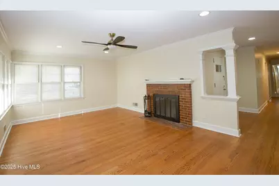 345 E New Hampshire Avenue, Southern Pines, NC 28387 - Photo 6
