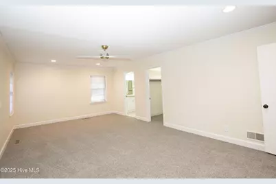 345 E New Hampshire Avenue, Southern Pines, NC 28387 - Photo 38