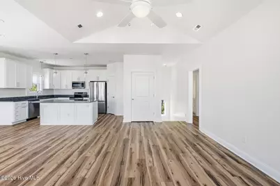 304 Oceanaire Lane, Surf City, NC 28445 - Photo 10