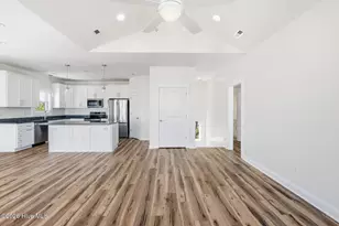 304 Oceanaire Ln, Surf City, NC 28445 - Photo 10