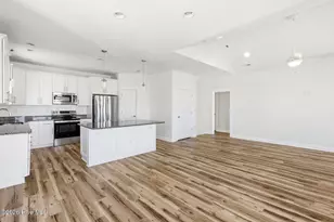 304 Oceanaire Ln, Surf City, NC 28445 - Photo 10