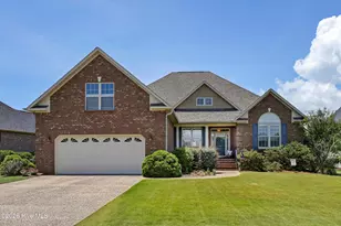 728 Highlands Dr, Hampstead, NC 28443 - Photo 2