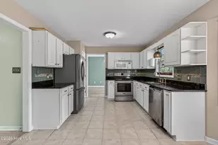 301 Robert Scott Cir, Swansboro, NC 28584 - Photo 12