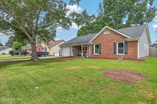 110 Woodbridge Ct, Jacksonville, NC 28540 - Photo 2