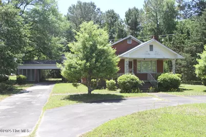 709 Quail Street, Elizabethtown, NC 28337 - Photo 1
