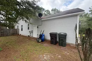 165 Pecan Ln, Aberdeen, NC 28315 - Photo 4
