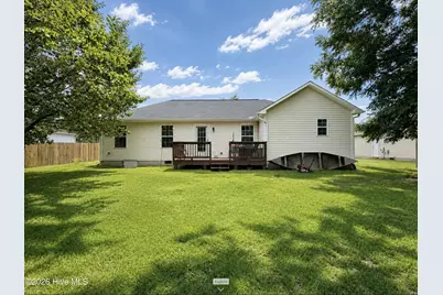 225 Woodgreen Lane, Aberdeen, NC 28315 - Photo 2