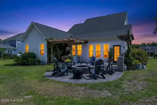 699 Crown Pointe Dr, Hampstead, NC 28443 - Photo 2