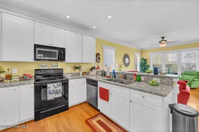 1218 Lake Park Boulevard S #1, Carolina Beach, NC 28428 - Photo 8