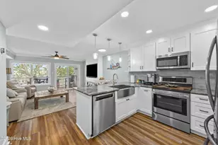 1200 Saint Joseph St, Carolina Beach, NC 28428 - Photo 10