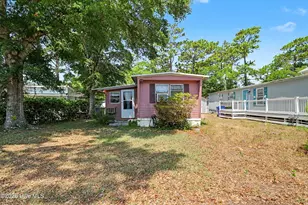 131 NE 75th St, Oak Island, NC 28465 - Photo 2