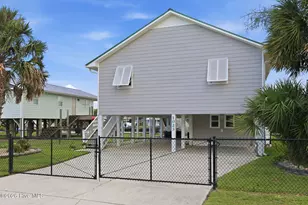 1023 1st St, Surf City, NC 28445 - Photo 2