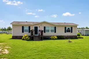 109 Dogwood Cir, Warsaw, NC 28398 - Photo 2