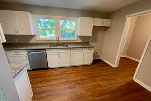 17120 Barnes Dr, Laurinburg, NC 28352 - Photo 2