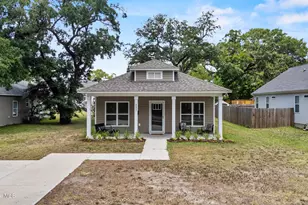 117 N Carolina Ave, Wilmington, NC 28401 - Photo 2
