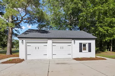 608 N East Street, Roseboro, NC 28382 - Photo 10