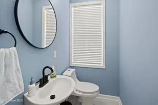 608 N East St, Roseboro, NC 28382 - Photo 28