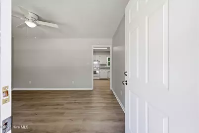 101 N Water Street, Bayboro, NC 28515 - Photo 6