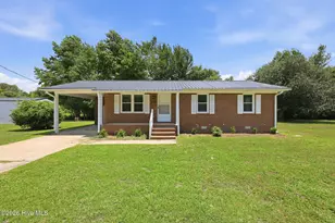 101 N Water St, Bayboro, NC 28515 - Photo 2
